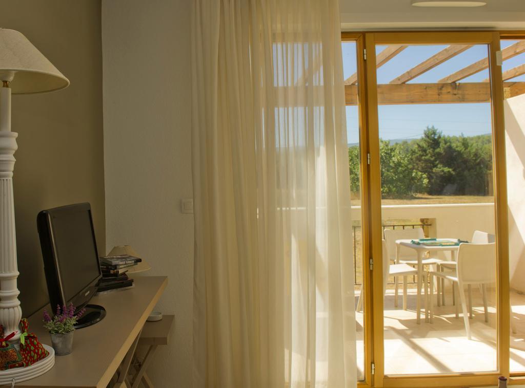 Residence Goelia Le Domaine Du Moulin Blanc Gordes Quarto foto
